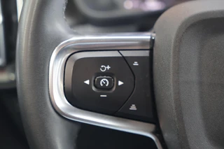 Volvo XC40 T5 Recharge Plus Dark | Stoelverwarming | Trekhaak | Parkeercamera | Leder | H/K | Pilot Assist | BLIS | Keyless / 42