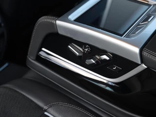 BMW 7-serie 750i xDrive High Executive | M-sport | €190.219 NIEUW!! | Full Options | / 70