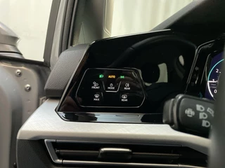 Volkswagen Golf Variant 1.5 TSI Life Business Sfeerverlichting Navigatie Virtual Cockpit Parkeersensoren / 11