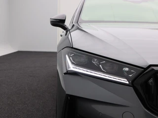 Skoda Superb Combi 1.5 TSi 204 Pk PHEV Sportline Business | Trekhaak | Carplay | Canton Audio | Head-up Display | Panoramadak | Virtual Cockpit | Adaptive Cruise | 19 Inch / 12