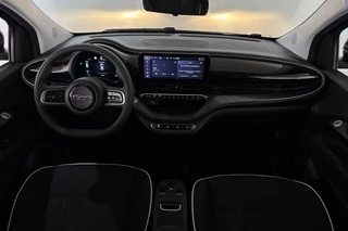 Fiat 500 3+1 Icon 42 kWh Stoelverwarming Camera Apple CarPlay Dodehoek / 8