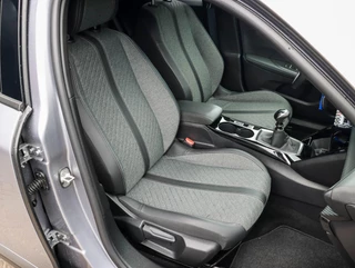Peugeot 2008 1.2 PureTech 100 Allure | Trekhaak | Camera / 21