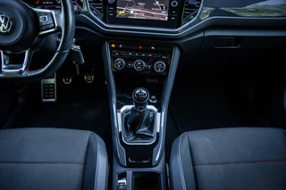Volkswagen T-Roc 1.5 TSI Sport | Climate | Navi | Cruise | Camera | PDC / 32