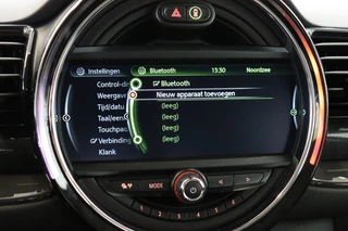 MINI Clubman Cooper Business  / Navigatiesysteem / Bluetooth / Airconditioning / Audio / 17 Inch / Cruise Control / 24