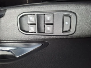 Dacia Duster 1.3 TCe 130pk Comfort * Navigatie * Cruise Control * Airco * / 11