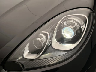 Porsche Macan 3.6 Turbo 400 pk | Bose | Glascoating | Memorie | Camera |Trekhaak | Stoelverwarming | 21 " | / 29