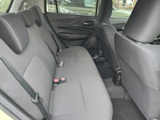 Suzuki Swift 1.2 SELECT SMART HYBRID AUTOM  Direct Leverbaar | Tot 10 JAAR GARANTIE!  Inclusief € 2.400,- Voorraad Voordeel / 11