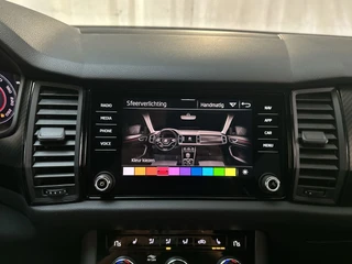 Skoda Kodiaq 1.5 TSI 150pk DSG Sportline Business Alcantara Stoelverwarming Trekhaak Camera Stoelverwarming / 28