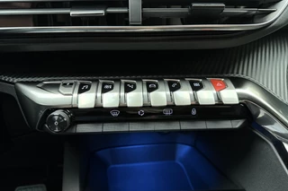 Peugeot 3008 1.6 HYbrid 180 Allure Pack Business | 19 inch | Automaat | Achteruitrijcamera | Navigatiesysteem | Apple carplay | Electronic climate control / 27