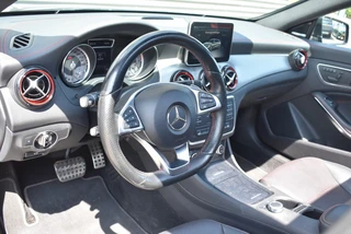 Mercedes-Benz CLA 250 SPORT 4M. PRES VOL OPTIES! AMG-PAKKET / 19