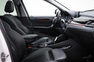 BMW X1 xDrive20i High Executive | PANORAMADAK | HEAD UP | STOELVERWARMING | TREKHAAK / 12
