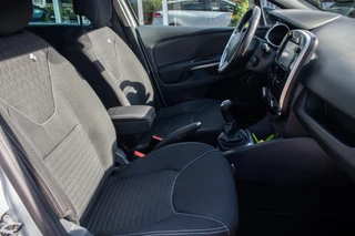 Renault Clio Estate 0.9 TCe Limited | Rijklaar | Dealer onderhouden | Airco | / 19
