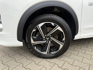 Mitsubishi Eclipse Cross 2.4 PHEV Executive *Stoelverwarming & ACC* / 35