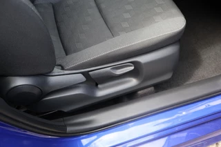 Toyota Yaris 1.5 Hybrid 115 Dynamic STOEL/STUURVERW PARK-SENSOREN KEYLESS LM-VELGEN LED CAMERA PRIVACY-GLASS AD-CRUISE APPLE/ANDROID DAB+ / 30