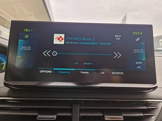 Peugeot 3008 1.6 HYbrid 180 Allure Pack Business | DEMO | Achteruitrijcamera | Parkeersensoren V+A | Cruise & Climate control | Navigatie / 18