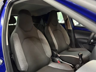 Toyota Aygo X 1.0 VVT-i MT Play/ NL auto/ Eerste eigenaar/ BTW auto/ Achteruitrijcamera / 30