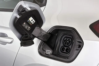 Opel Corsa Electric Long Range Edition 51 kWh Achteruitrijcamera Apple CarPlay Parkeersensoren Voor en Achter / 27