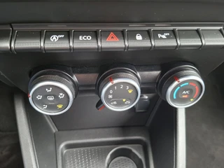 Dacia Duster 1.3 TCe 130pk Comfort * Navigatie * Cruise Control * Airco * / 16