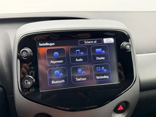 Toyota Aygo 1.0 VVT-i x-joy Automaat | ClimaTronic | Camera | Carplay&Android / 16
