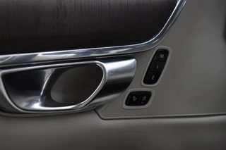 Volvo S90 2.0 T8 AWD Inscription / 21