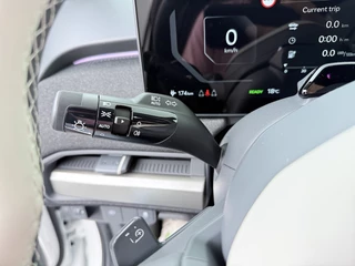 Kia EV3 GT-Line Business Edition 81.4 kWh  Navigatie - Achteruitrijcamera - Apple & Android Carplay - Nieuw uit voorraad leverbaar / 25