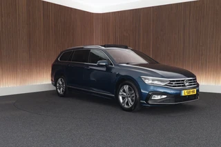 Volkswagen Passat Variant 1.5 TSI 150pk DSG R-Line Business + Keyless Panoramadak 360Camera Stoelverwarming Virtual Cockpit Navigatie / 12