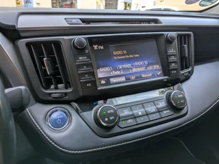 Toyota RAV4 2.5 Hybrid AWD Dynamic Camera|Elektr.Achterklep|Stoelverwarming|Trekhaak|Lane-Assist|1650KG Trekvermogen / 19