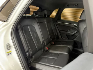 Audi Q3 45 TFSI e S line | 245 PK | Virtual Cockpit Plus | Camera | Black Optics | Leder | 2022 / 35