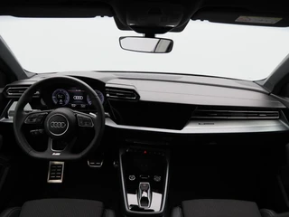Audi A3 Sportback 45 TFSi 272 Pk e S-line Competition | Trekhaak | Stoelverwarming | Adaptive Cruise | Half Leer | Camera | Carplay | 18 Inch | 28.601 Km !! / 42