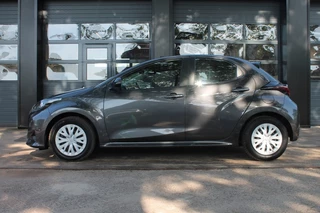 Toyota Yaris 1.5 HYB. ACTIVE Automaat / Camera / Cruise control / Dab radio / Apple carp. / 6