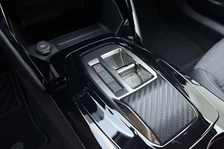 Peugeot e-2008 EV Allure Pack 50 kWh | Achteruitrijcamera | Lichtmetalen velgen | Navigatie | Apple Carplay/Android Auto | / 25