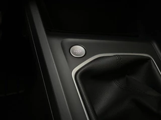 Volkswagen Golf Variant 1.5 TSI Life Business Sfeerverlichting Navigatie Virtual Cockpit Parkeersensoren / 26