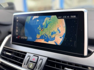 BMW 2 Serie Active Tourer 218i High Executive I Navigatie I Camera I Trekhaak I HUD I LED / 34