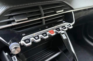 Peugeot 208 1.2 Hybrid e-DCS6 Allure | 110PK | AUTOMAAT | HYBRID | Navigatie | Parkeercamera Voor & Achter | Dodehoek Detectie | / 24