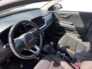 Kia Stonic 1.0 T-GDi MHEV DynamicPlusLine | Cruise Control | Climate Control | Camera | Navigatie | LM Velgen | / 13