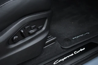Porsche Cayenne Coupé 4.0 Turbo E-Hybrid GT  Burmester PDCC Carbon HUD ACC 360 / 58