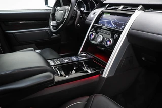 Land Rover Discovery 3.0 Si6 HSE Luxury 7p. | LUXURY PACK | STUURVERWARMING | ACHTERBANKVENTILATIE | MASSAGE | HEAD UP | 360 CAMERA | TREKHAAK / 5
