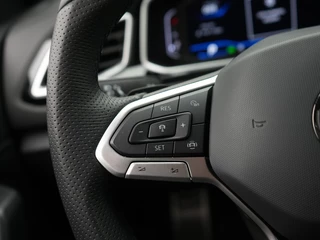 Volkswagen T-Roc 1.5 TSI R-Line Camera | Private lease 584 pm / 28