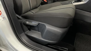 Volkswagen T-Roc 1.0 TSI Style Business CARPLAY NAVI ADAPTIEF CRUISE. / 19