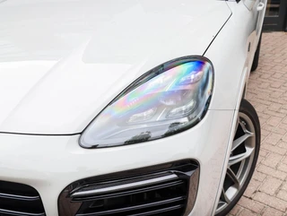 Porsche Cayenne Coupé 3.0 E-Hybrid Pano Achterasbesturing Krijtgrijs Luchtvering Softclose Stoelkoeling SOH 88,7% / 27