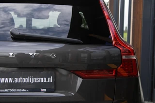 Volvo XC60 2.0 T6 PHEV Long range AWD R-Design|360 Camera|Trekhaak|Harmann|HUD|Stoel+Stuurverwarming| / 17