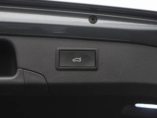 Skoda Superb Combi 1.5 TSi 204 Pk PHEV Sportline Business | Trekhaak | Carplay | Canton Audio | Head-up Display | Panoramadak | Virtual Cockpit | Adaptive Cruise | 19 Inch / 22