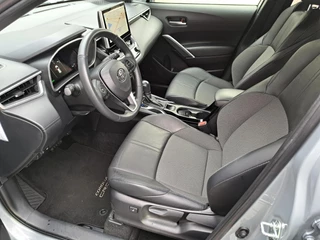 Toyota Corolla Cross 2.0 HYBRID 184PK FIRST-EDITION BLIND-SPOT EL-ACHTERKLEP LM-VELGEN KEYLESS PARK-SENSOREN STOELVERW DRAADLOOS-LADEN AD-CRUISE BLUETOOTH / 12