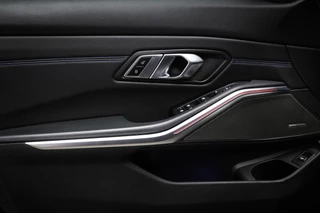 BMW 3-serie Touring M340i xDrive High Executive | DRIVING PROFESSIONAL PACK | LASER LED | PANORAMADAK | HEAD UP | STUURVERWARMING | EIBACH | CAMERA | 19" / 31