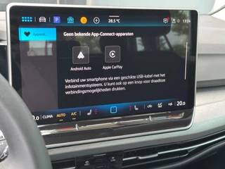 Volkswagen Golf Variant 1.5 eTSI DSG Life Trekhaak | Navi | Adap. Cruise | 4-season | Rijklaar incl. garantie / 19