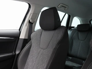 Skoda Octavia Combi 1.5 TSi 150 Pk First Edition | Stoelverwarming | Camera | Cruise Control | Navigatie | CarPlay | Matrix LED | 17 Inch | 60.639 Km !! / 30