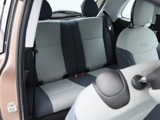 Fiat 500 3+1 Icon 42 kWh | Navigatie | Climate Controle | 17 Inch | Parkeersensoren | Bluetooth | 40.959 Km!! / 33