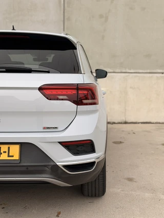 Volkswagen T-Roc 2.0 TSI 4Motion Sport DSG Pano Trekh Virtual Camera DCC / 34