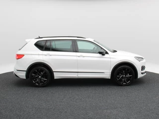 SEAT Tarraco 1.5 TSi 150 Pk Automaat FR Business Intense 7-Pers | 360 Camera | Panorama Dak | Full LED | Trekhaak | Carplay | navigatiesysteem | Climate Control | 20 Inch | 70.775 Km!! / 8