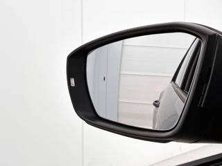 Volkswagen T-Roc 1.0 TSI Style | Adaptive cruise control | Stuur & Stoelverwarming | Camera | CarPlay / 29